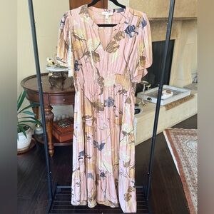 Chic Floral Maxi Dress in Pink and Cream